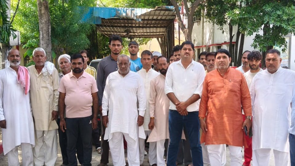Baghpat: Two friends took away the Supreme Court Registrar's driver; missing for 15 days with his phone off