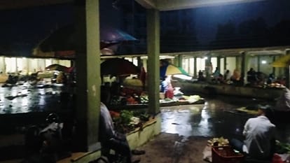 Amar Ujala News Impact : Raipur Municipal Corporation shifted Bhatagaon Haat Bazaar without basic amenities