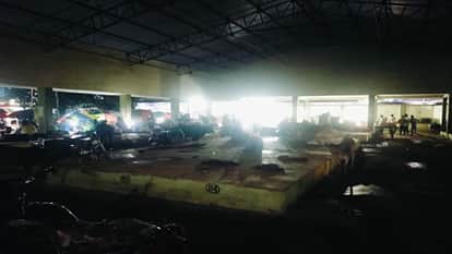 Amar Ujala News Impact : Raipur Municipal Corporation shifted Bhatagaon Haat Bazaar without basic amenities