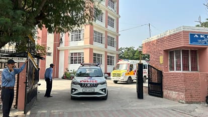 माैके पर पहुंची पुलिस