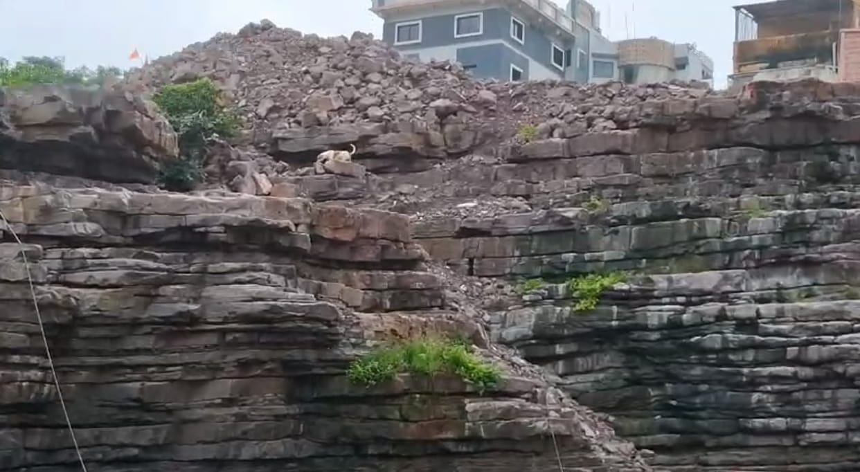 Indore: Ancient ghats and natural rock formations demolished in Omkareshwar; preparations underway to file a c