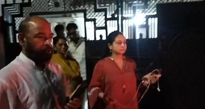 रोहिणी आचार्य अपने मामा साधु यादव से मुलाकात करने पहुंचीं।