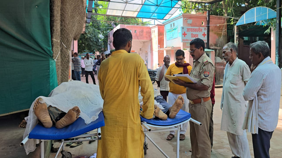 सड़क दुर्घटना में दो श्रद्धालुओं की मौत