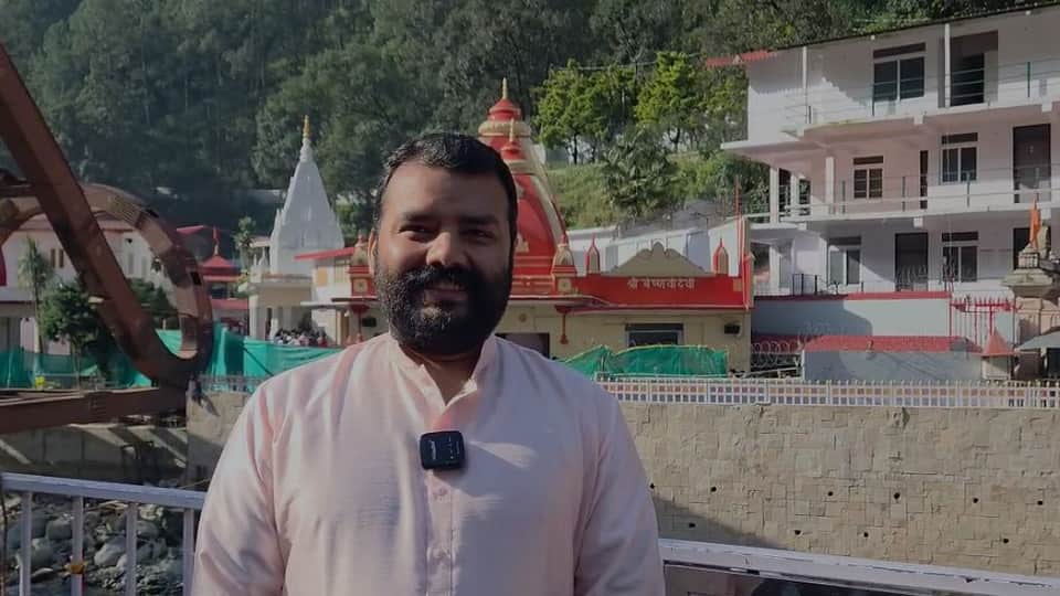 Hanuman Ansh film team visited Kainchi Dham and visited Baba Neeb Karori