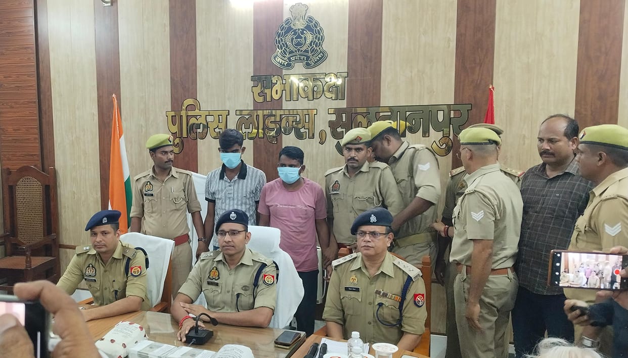 खुलासा:स्कूल में चोरी करते पकड़े जाने पर की थी शिक्षक दंपती की हत्या, दो आरोपी गिरफ्तार - Sultanpur: Teacher Couple Murdered After Being Caught Stealing At School; Two Accused ...