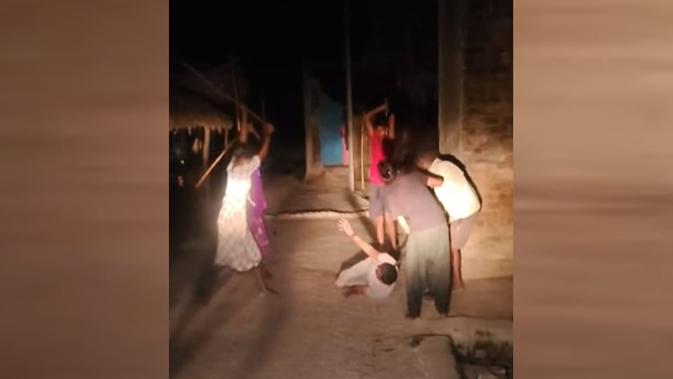 हैवानियत: गले में रस्सी बांध युवक को बेरहमी से पीटकर मौत के घाट उतारा, छह पर हत्या की रिपोर्ट