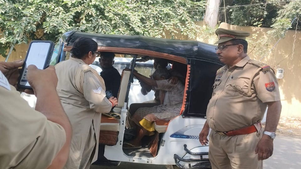 60-Year-Old Woman Drinks Toilet Cleaner Near Bhagwan Talkies in Agra