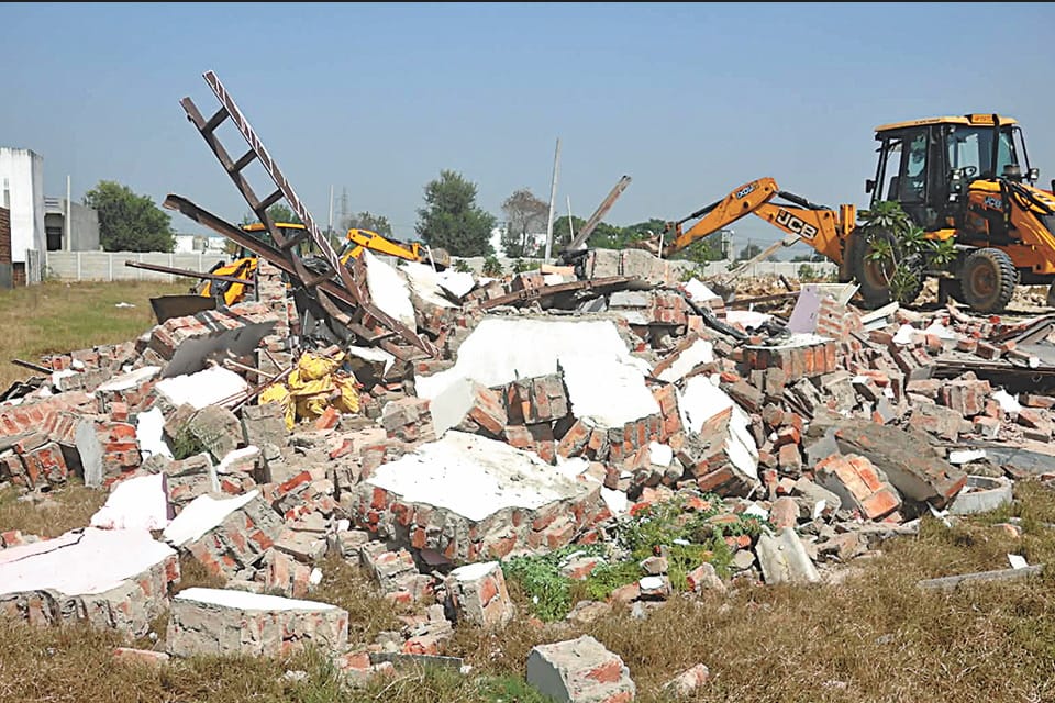 MDA Demolishes Illegal Colonies Near Uldepur in Meerut