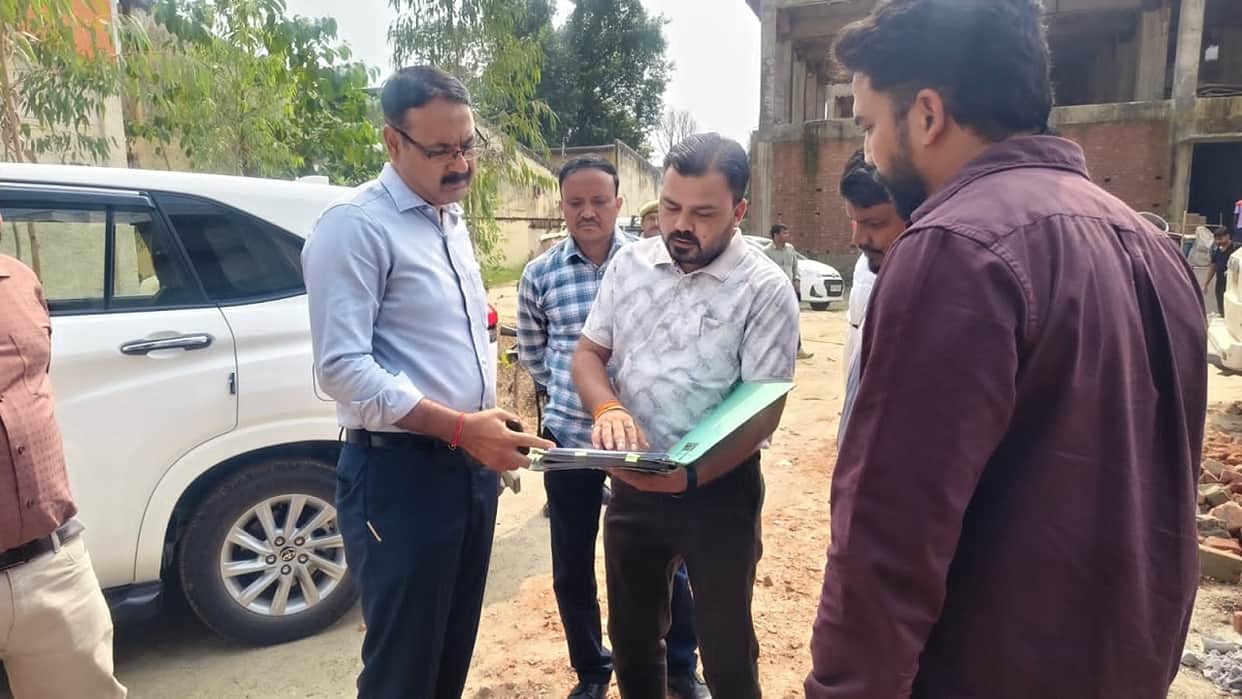 DM inspects nursing college construction in Pilibhit