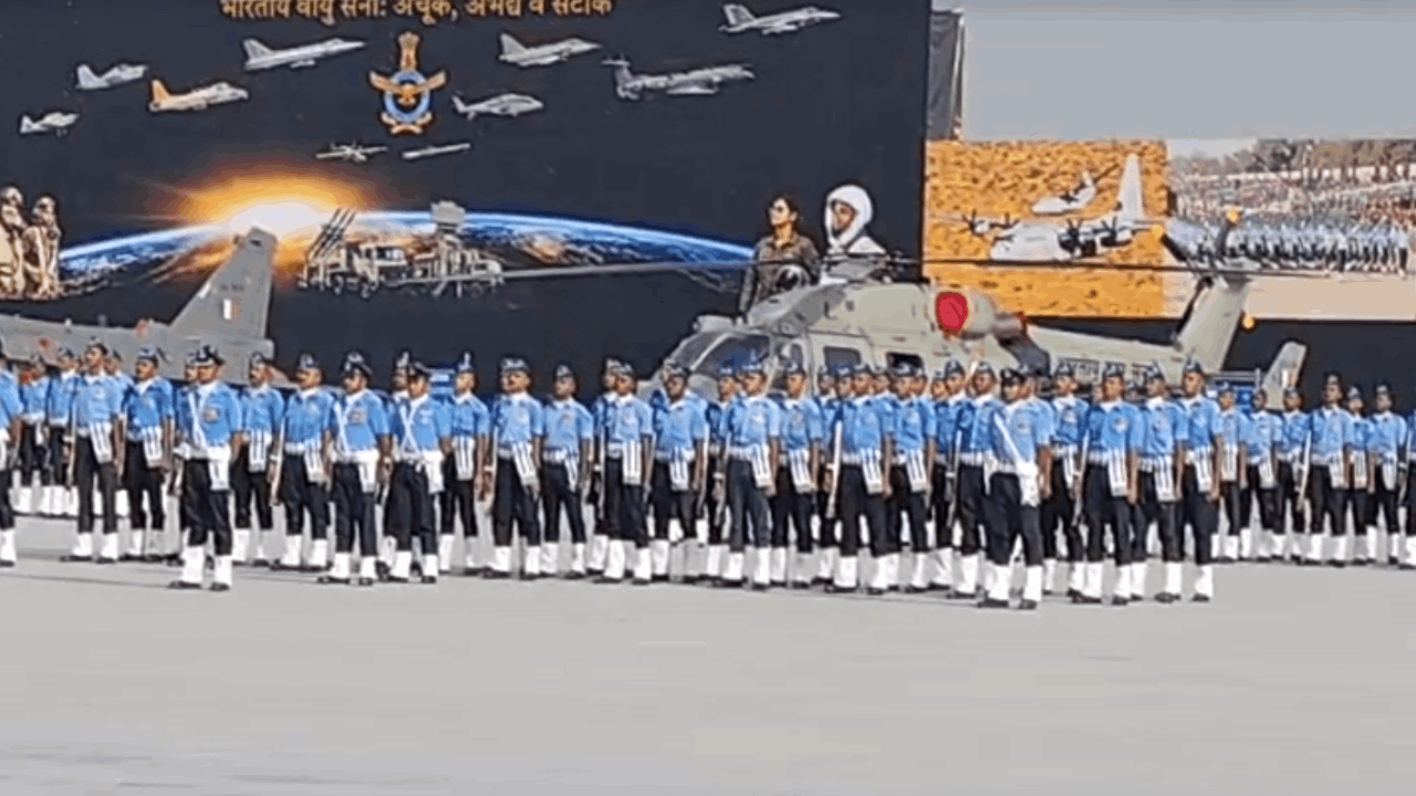 full-dress rehearsal eld at Hindon Air Force Station ahead of Air Force Day celebrations