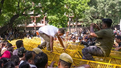 Opposition MPs hold protest march over the issue of 'vote theft'; Sansad Marg blocked from all sides