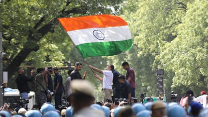 Opposition MPs hold protest march over the issue of 'vote theft'; Sansad Marg blocked from all sides
