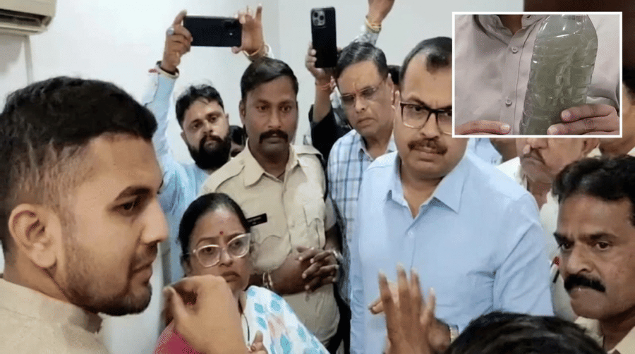 जनसुनवाईः गंदे पानी की बोलतें लेकर पहुंचे रहवासी, पार्षद और नेता प्रतिपक्ष ने अधिकारियों को दी चेतावनी
