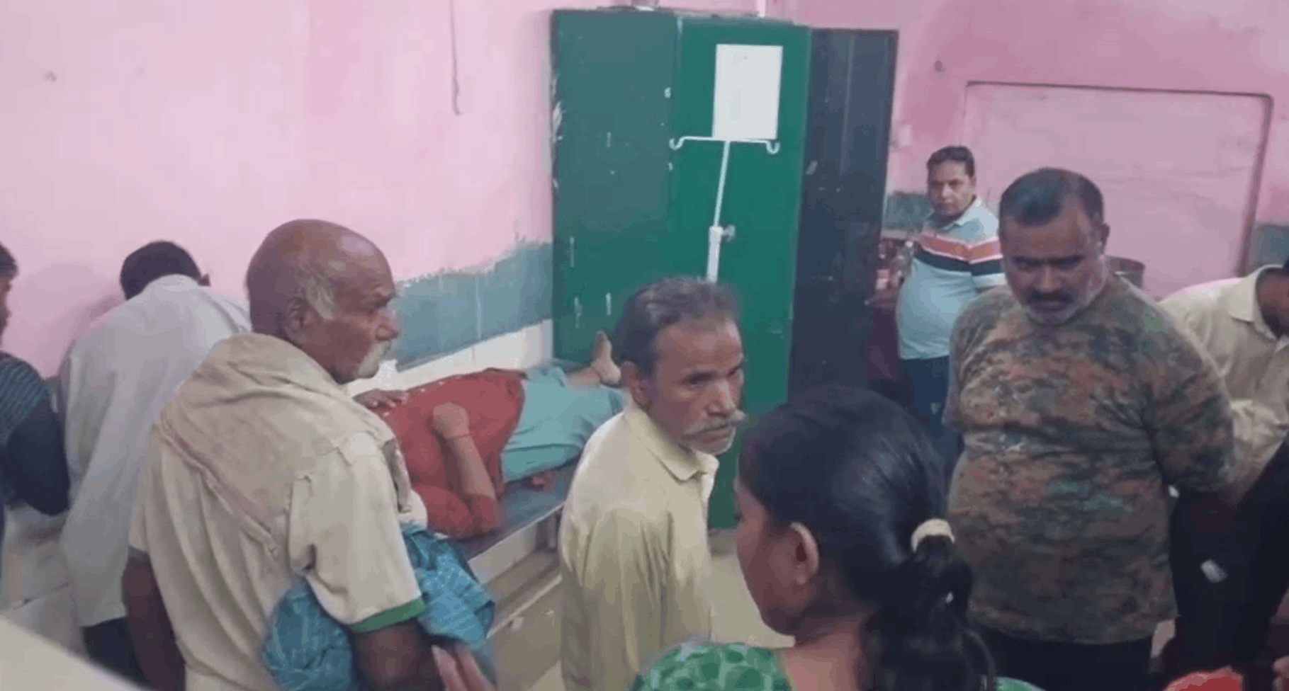 हादसे के बाद अस्पताल में भर्ती लोग