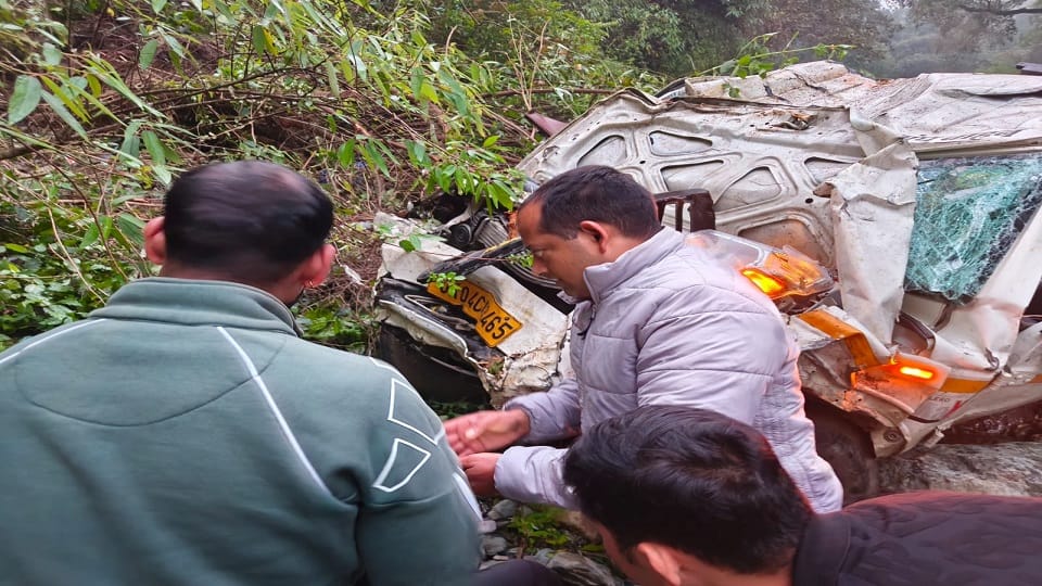 Three injured after a milk-laden pickup falls into a deep gorge near Kainchi Dham