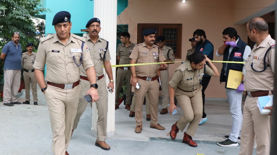 Dehradun Tripal Murder Maid Sheila fought bravely to save the lives of the Kapoor couple