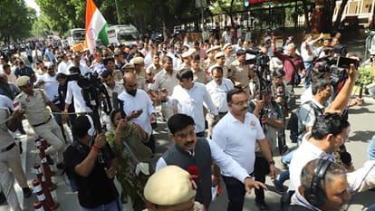 Opposition MPs hold protest march over the issue of 'vote theft'; Sansad Marg blocked from all sides