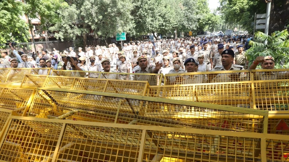 Opposition MPs hold protest march over the issue of 'vote theft'; Sansad Marg blocked from all sides
