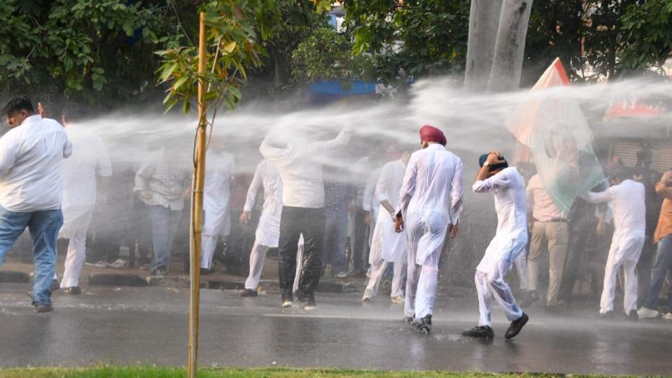 Youth Congress workers clash with police in Chandigarh
