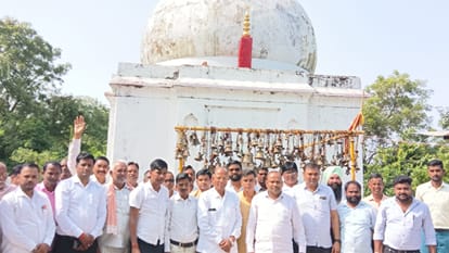 Allegations of selling 100 bighas of Shiva temple land to muslim men in Bareilly