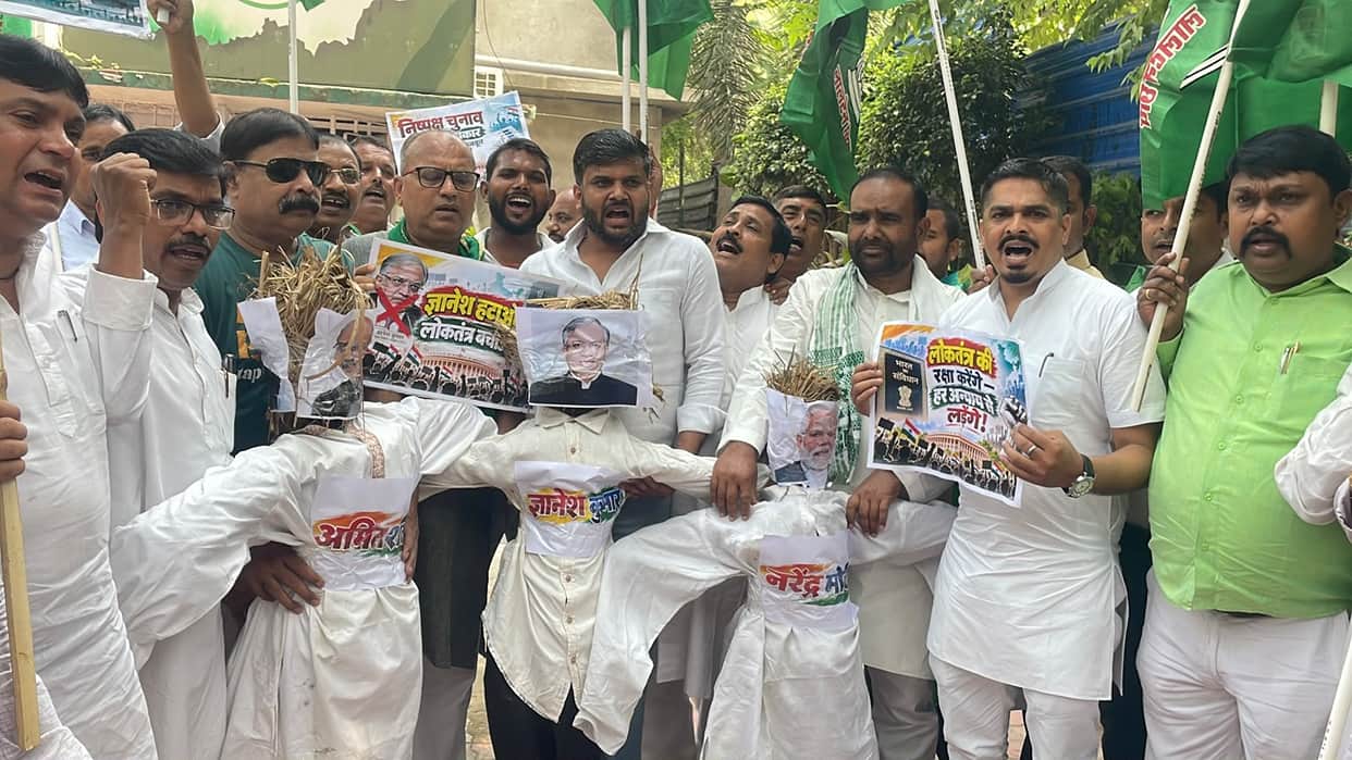 Bihar: Mahagathbandhan's protest march in Patna, opposition to the Election Commissioner: Tejashwi Yadav