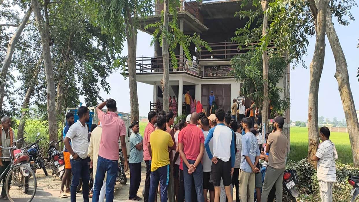 Car rams into truck on Purvanchal Expressway four tennis players died