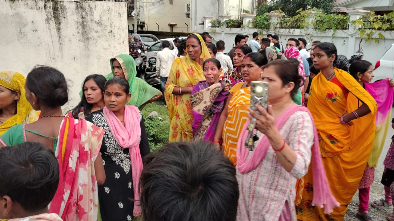 Dehradun Triple Murder three killed after 300rup Wage Dispute in Raipur Screwdriver Reminds of Ek Villain Film
