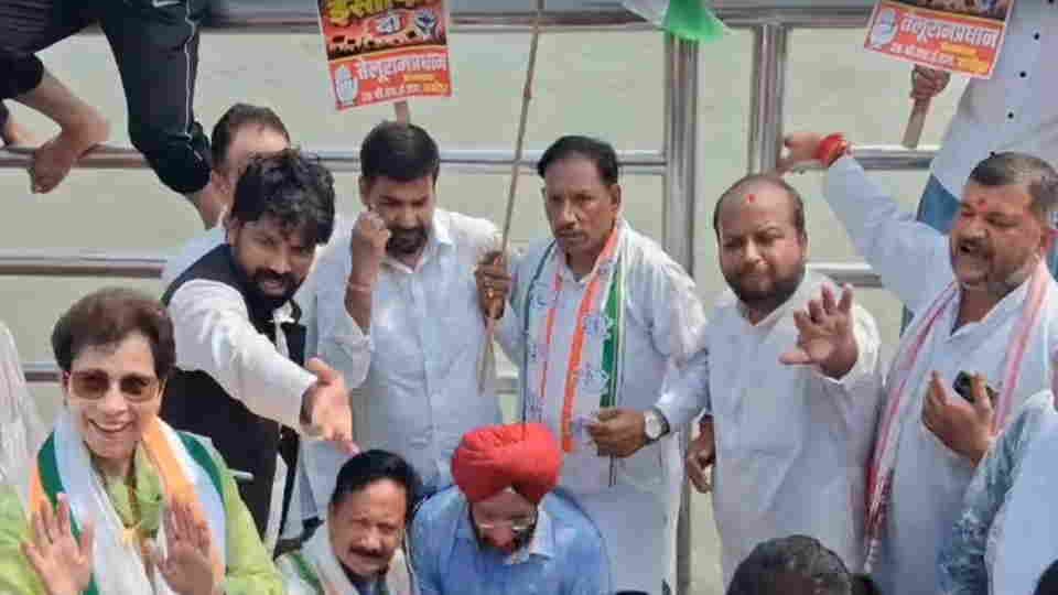 Congress Held Vote bachao desh Bachao march alleges irregularities in SIR process