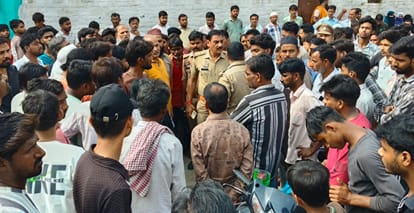 Unnao Father and sons kill younger son slashed with sharp weapon  dispute over property division one arrested
