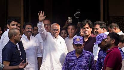 Congress President Mallikarjun Kharge With opposition MPs lunch SIR CEC Protest Hindi News Updates