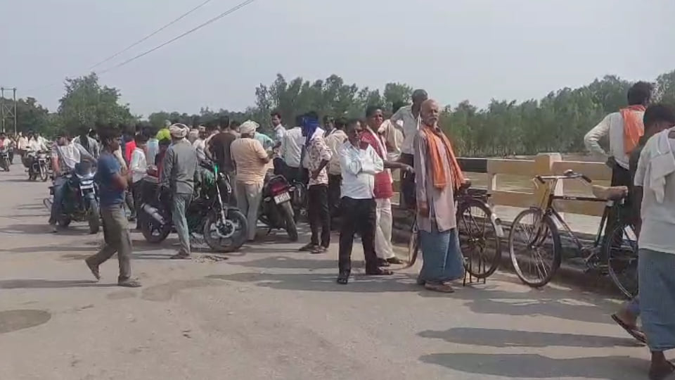 हरदोई: शराब के लिए मां ने रुपये देने से किया मना, बेटे ने नदी में लगाई छलांग, तलाश जारी