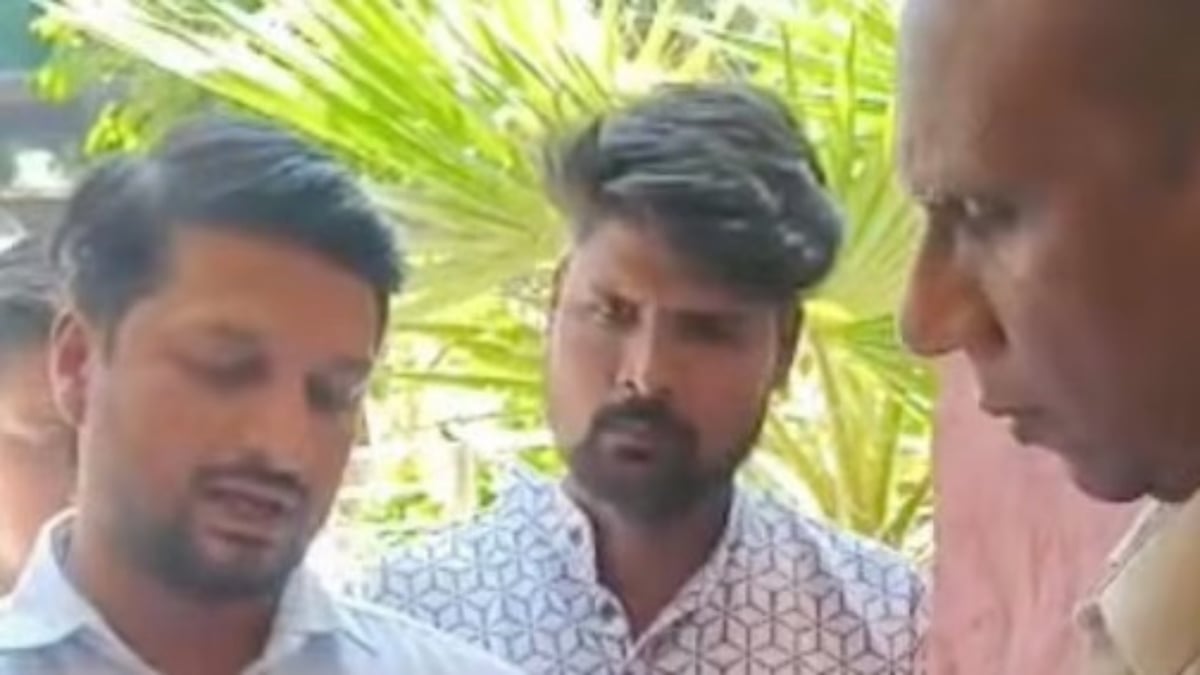 शिवपुरी: गरबा में एंट्री पर आईडी अनिवार्य करने की मांग, विहिप-बजरंग दल ने प्रशासन को सौंपा ज्ञापन