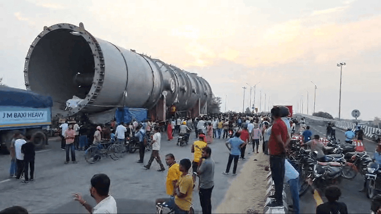 Mega Trailer 308 wheels has arrived in Mau move towards Gorakhpur starting Wednesday