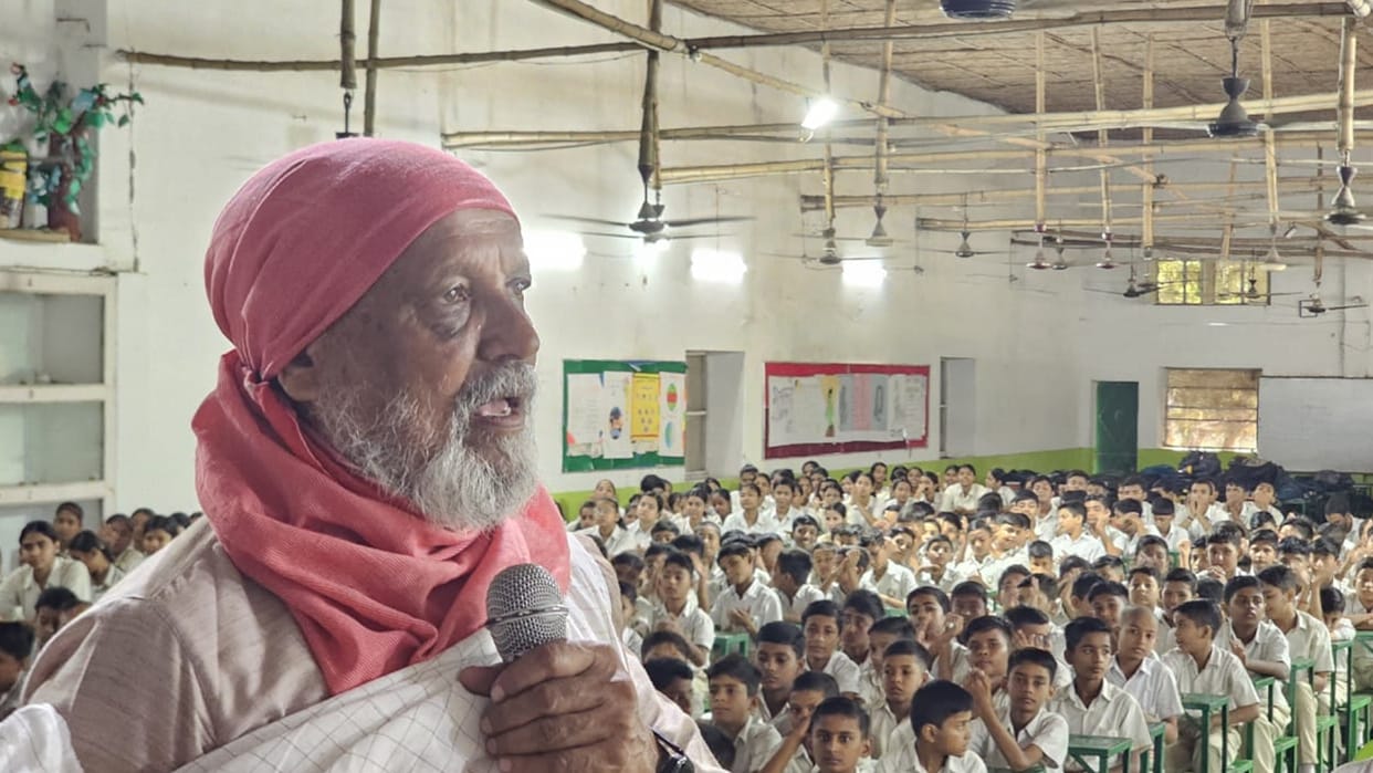 International Bicycle Journey Reaches Begusarai, Anil Prakash Joshi Spreads Message of Environmental Conservat