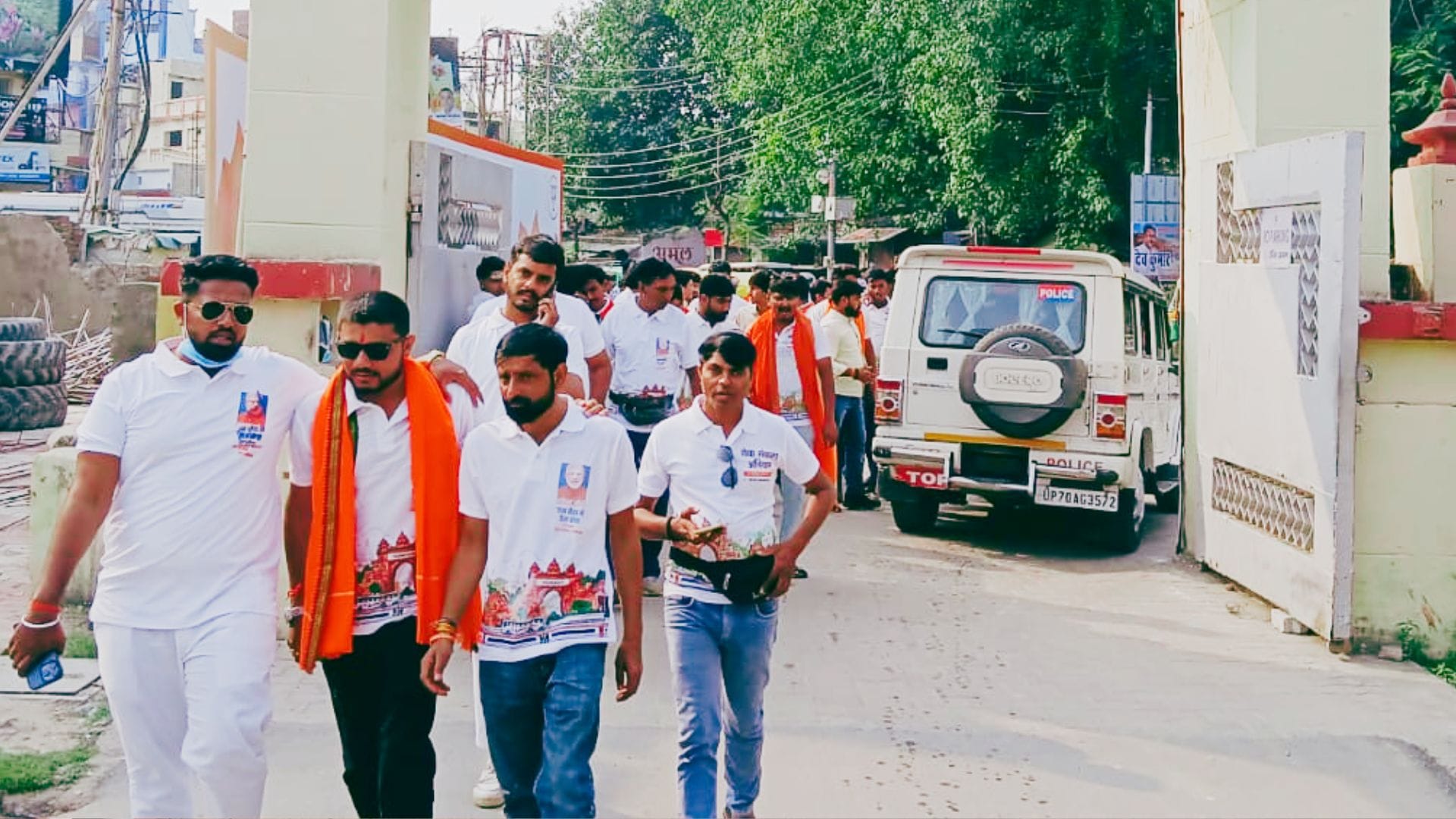 Grand welcome for 500 bike riders at Sampurnanand Sanskrit university in varanasi