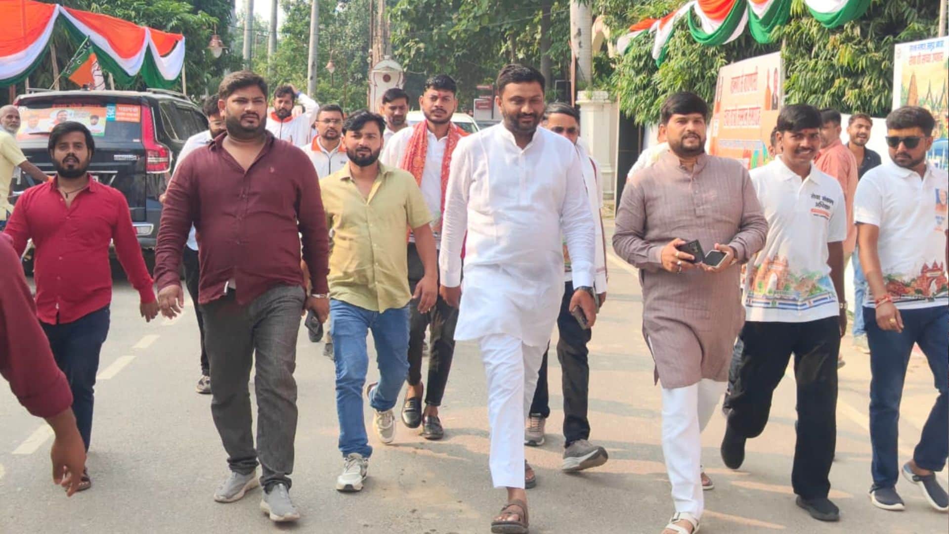 Grand welcome for 500 bike riders at Sampurnanand Sanskrit university in varanasi