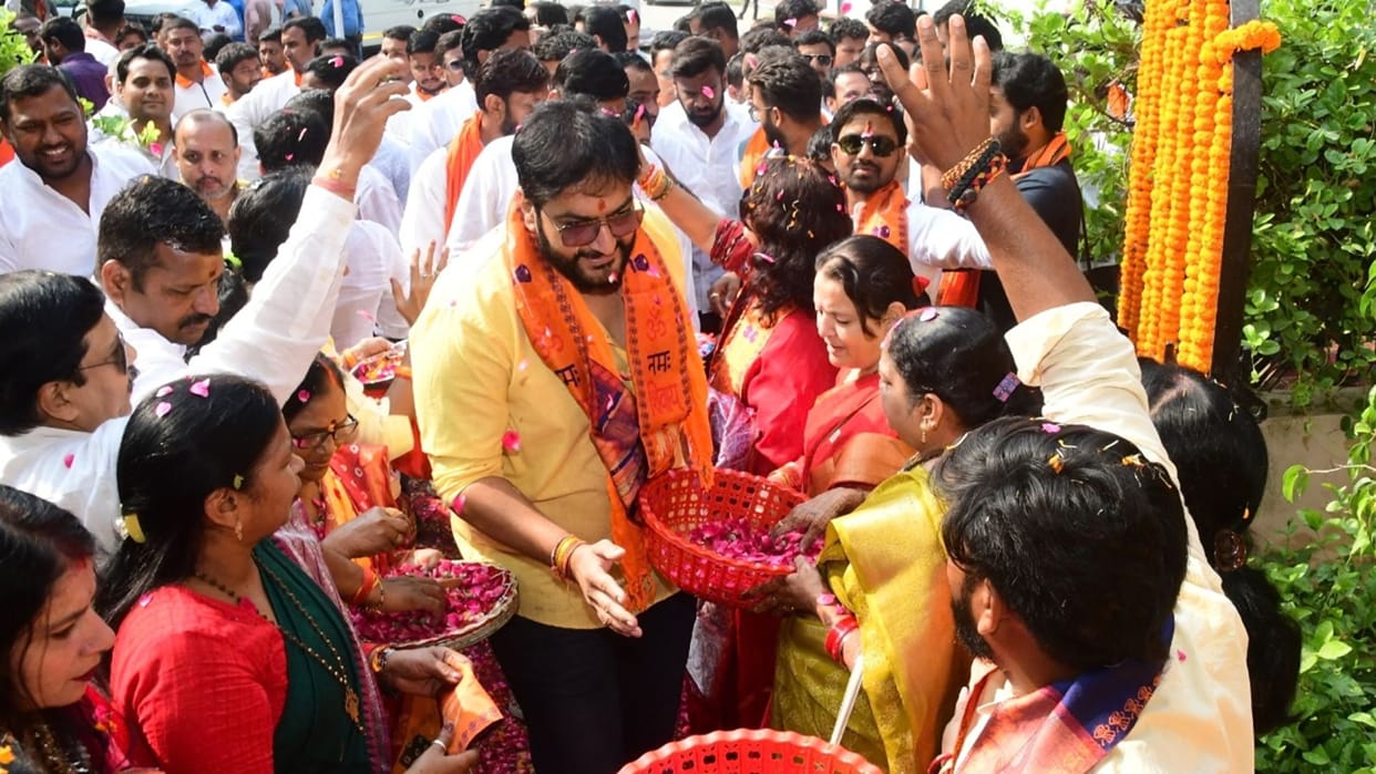 Youth praise Kashi development say leaders should be like Narendra Modi left awestruck corridor