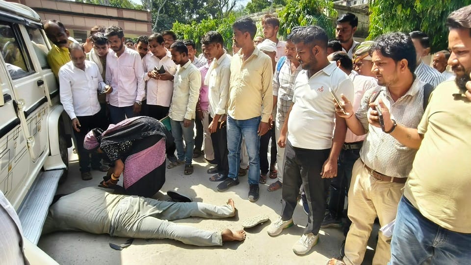Youth jumps from Tehsil roof after no hearing on land dispute critical condition