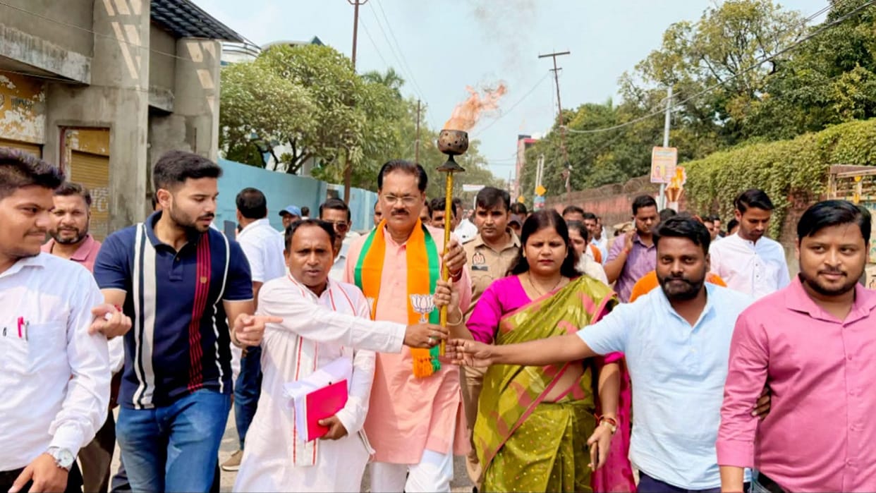 Seva Jyoti Yatra taken out with torches BJP workers pledge to serve in Pilibhit