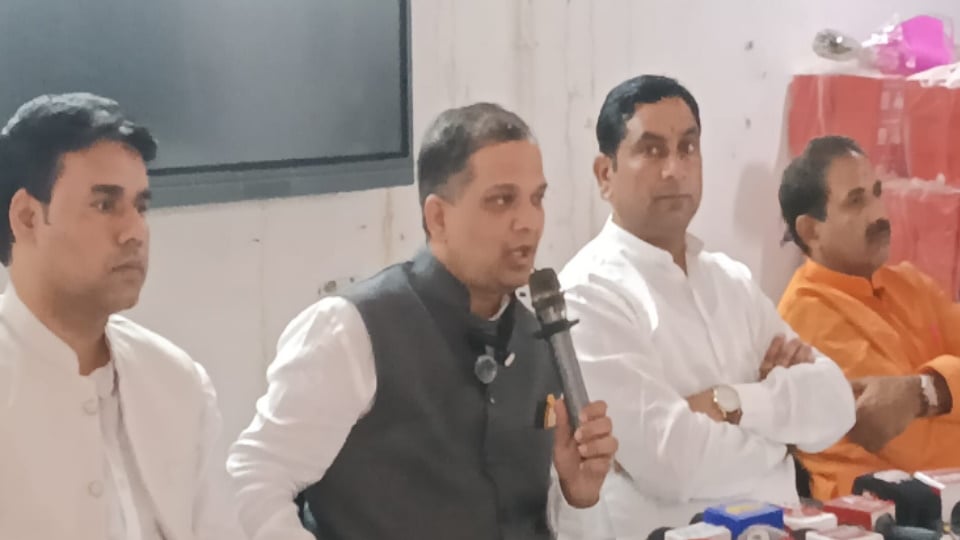 Meerut: मंत्री स्वदेश सिंह बोले- चुनाव हारने पर विपक्ष को दिखती है, ‘वोट चोरी’, ईवीएम पर हो रही राजनीति