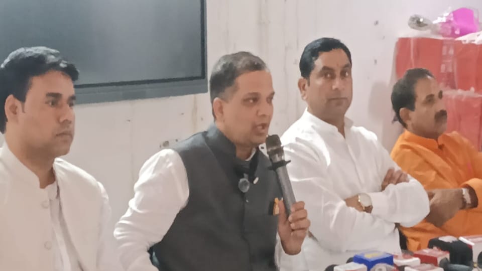 Opposition Alleges Vote Theft After Losing Elections, Says Swadesh Singh; Targets Rahul Gandhi Over EVM Politi