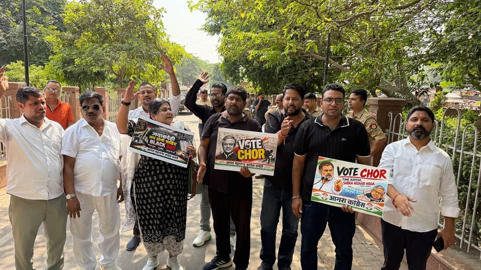 Congress Holds ‘Black Day’ Protest in Agra, Demands CEC Gyanesh Kumar’s Resignation