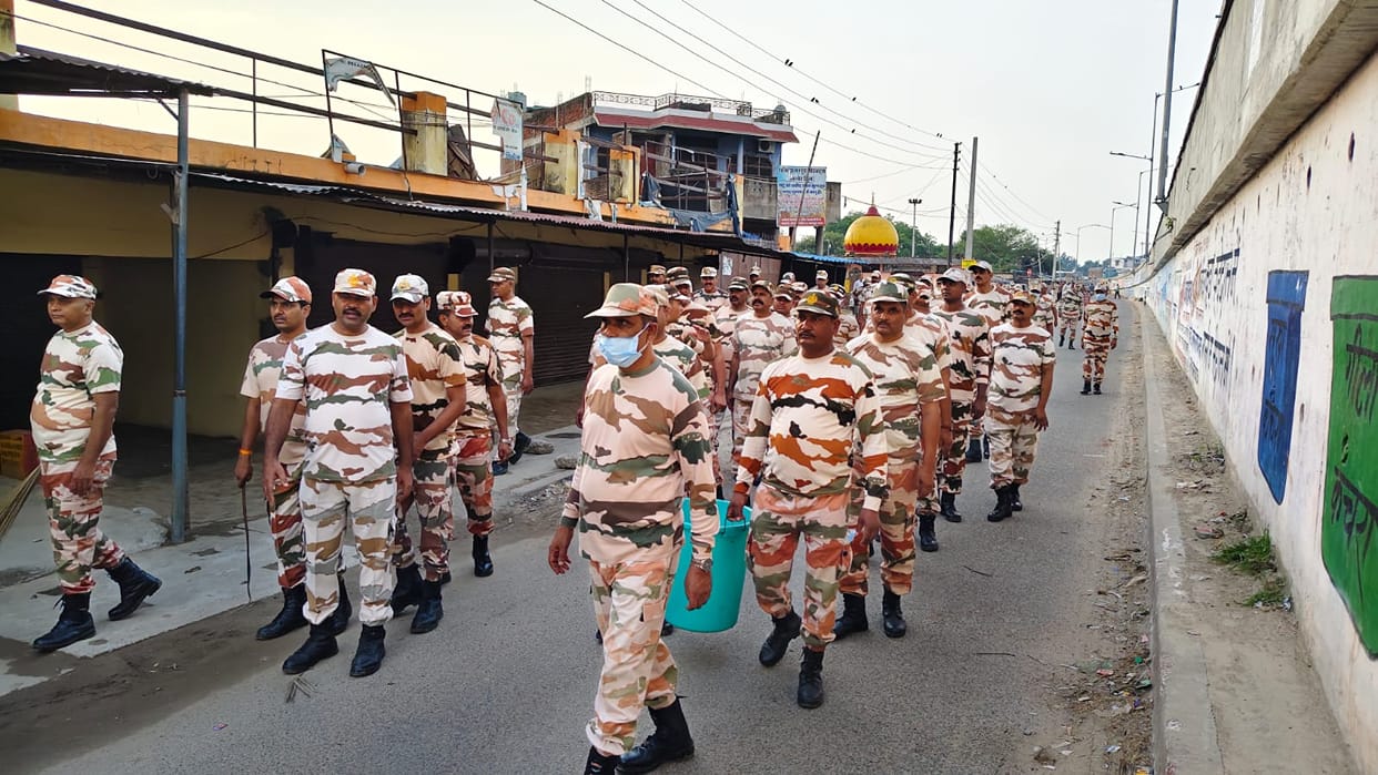 Kanpur ITBP personnel conducted a cleanliness drive spruced up the premises of ancient temple in Sarsaul