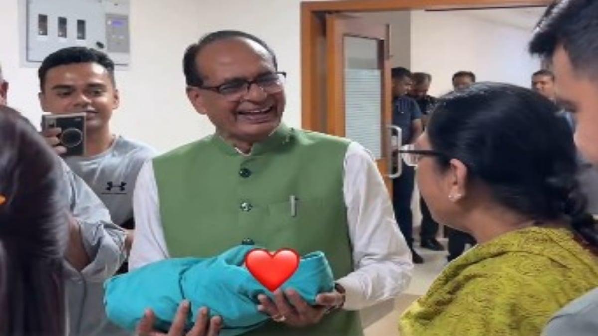 भोपाल: फिर दादा बने शिवराज सिंह चौहान, छोटे बेटे कुणाल के घर गूंजी किलकारी, पोती इला को मिला भाई