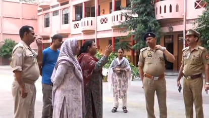 Kanpur: Teacher admitted to Hallet Hospital jumped from the third floor of a school in Beckanganj