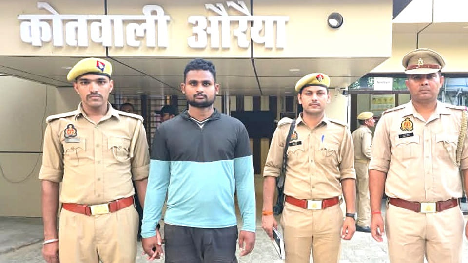 Cunning inter-district thief arrested for committing fraud by tampering with ATM machines using a metal strip