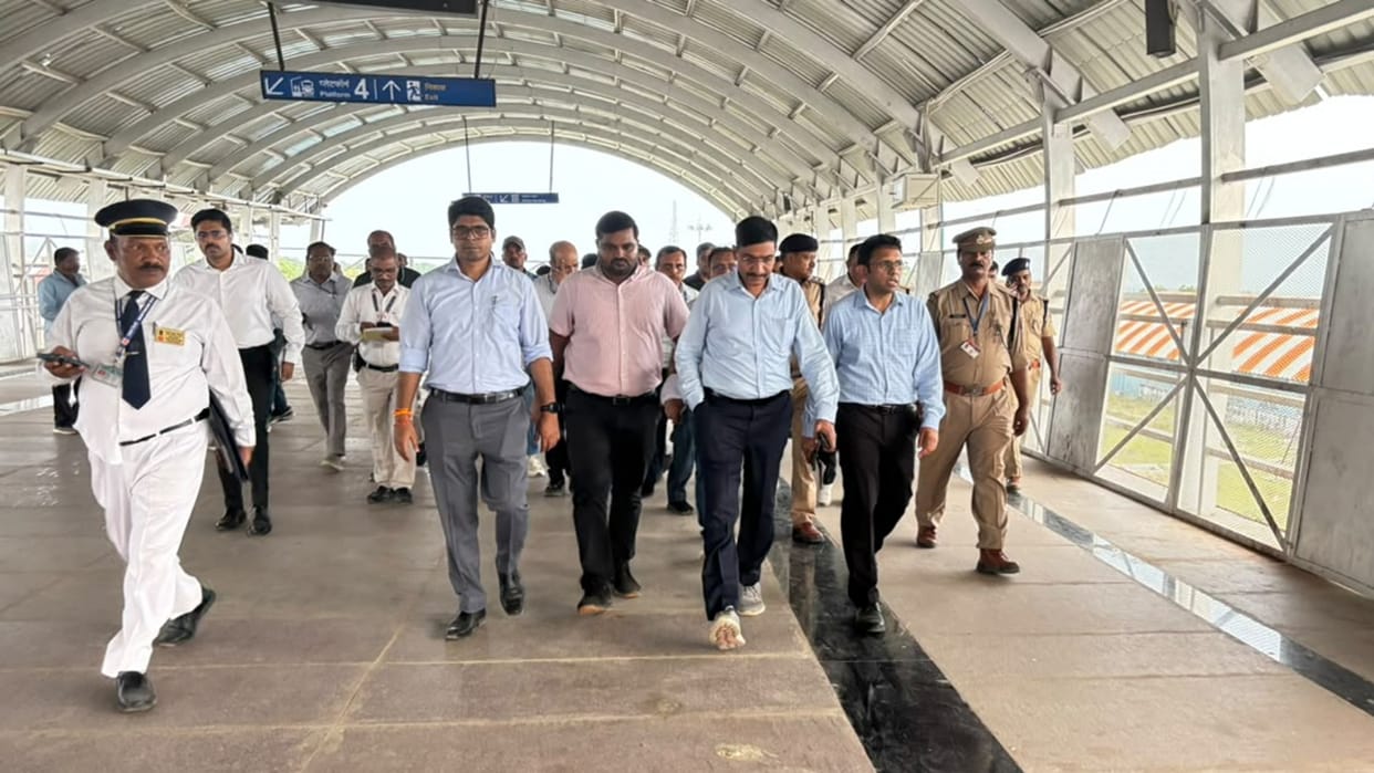 Magh Mela preparations to mirror Mahakumbh; Lucknow DRM conducts inspection.