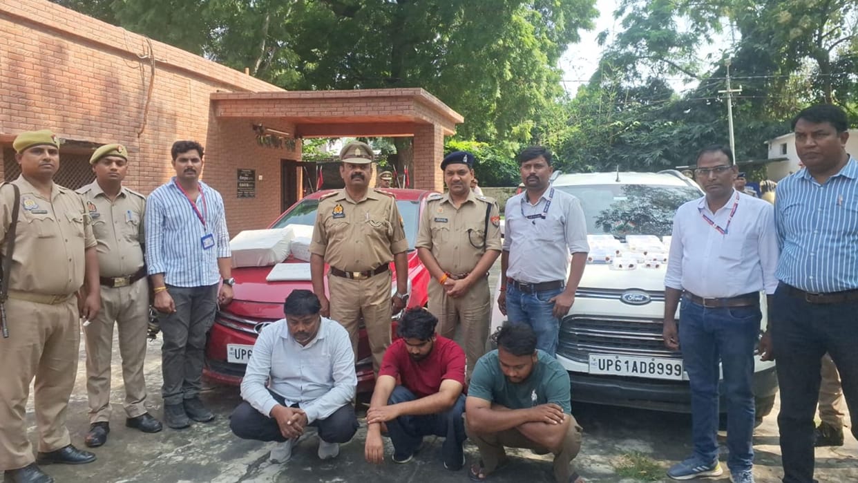 Fraud via fake call center Lured with promises of overseas jobs on Facebook in Ghazipur three arrested