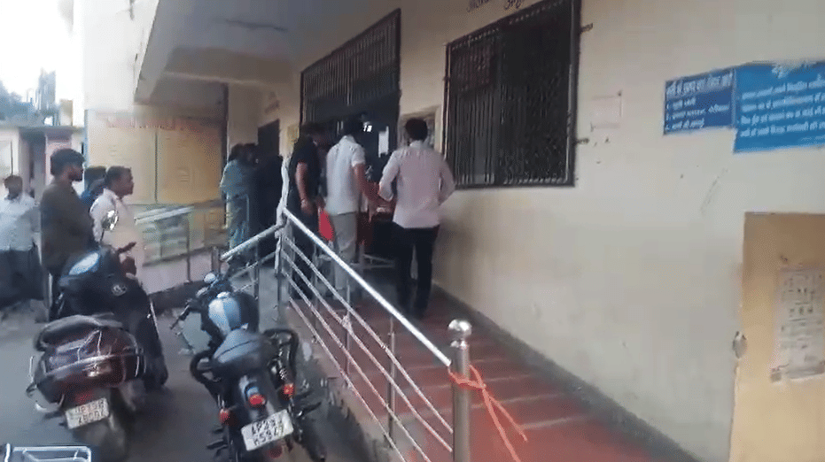 अस्पताल में महिला की मौत: बच्चेदानी के ऑपरेशन के बाद शौचालय में हुई बेहोश, परिजनों ने लगाया लापरवाही का आरोप