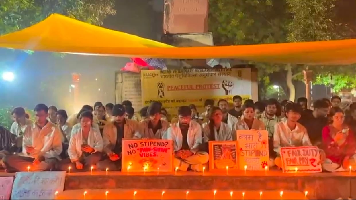 IVRI students stipend protest continues for fifth day in bareli
